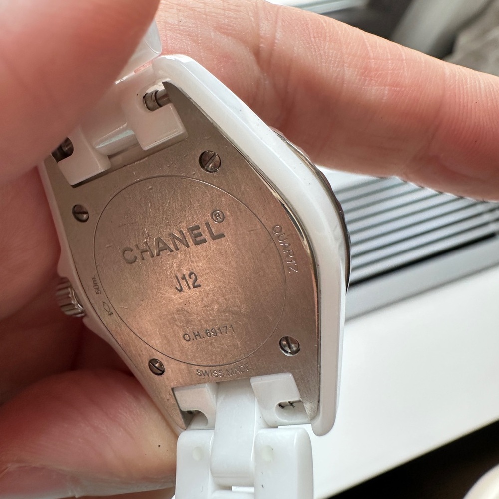 CHANEL J12 White Ceramic Diamond Watch, 29mm - Picture 9 of 15